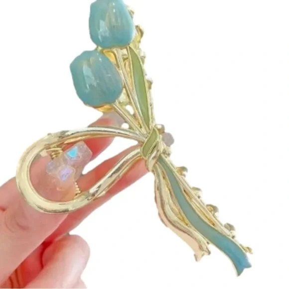 $20 (2 for $30) Metal Hair Claw Clip With Painted Blue Tulip Flowers Crab Clip - Picture 3 of 9